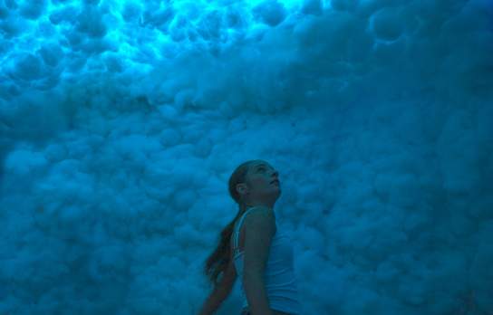 Immersive Experience in the Clouds Room, The Dreamery