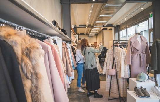 Customers shopping at DEVàL Boutique in Wānaka