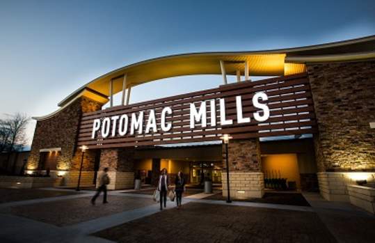 people walking into "potomac mills" mall