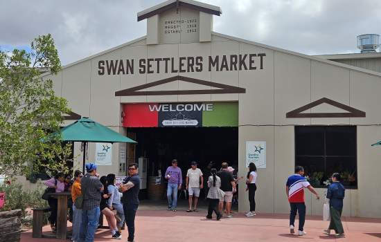 Swan Settlers Market
