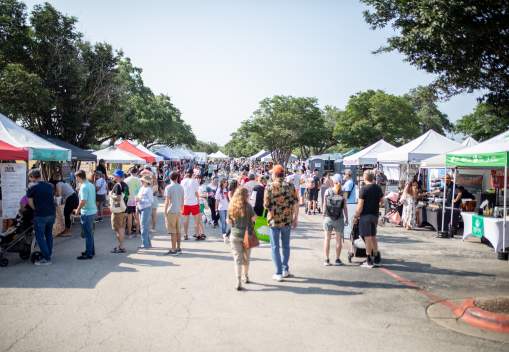 Texas Farmers' Market at Bell