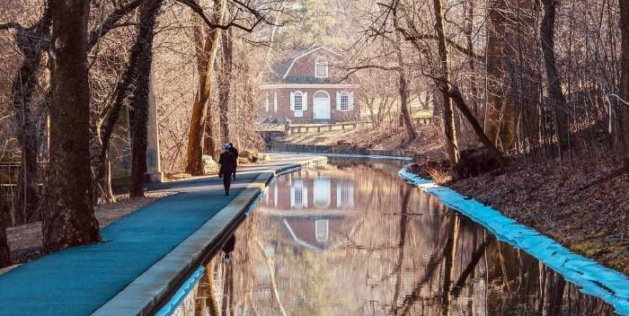 Paul Laurence Dunbar and the Legacy of "Black Samson of Brandywine" in the American Revolution