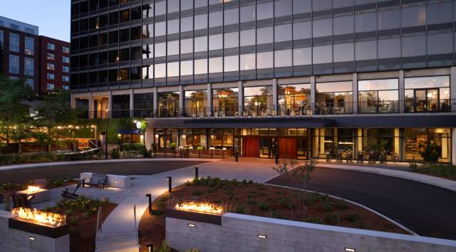 Hotel Champlain Exterior
