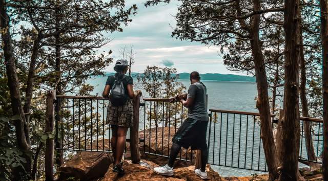 Rock-Point-Hiking-couple