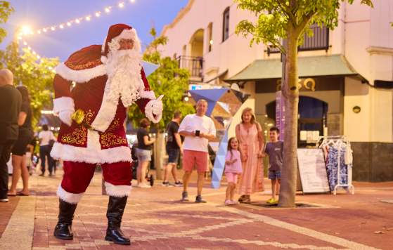 Christmas Uptown Twilight Markets