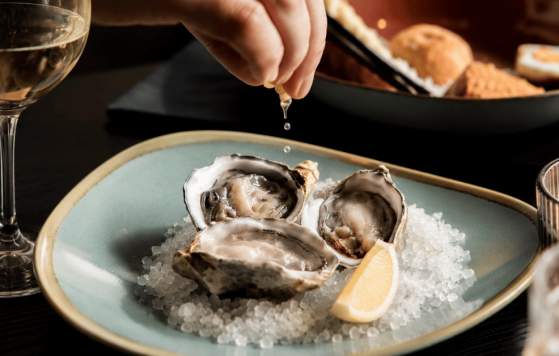 Oyster Hour at HQ Bar + Kitchen