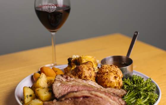 Sunday Roast at The Victoria Park Hotel