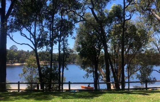 Lake Leschenaultia