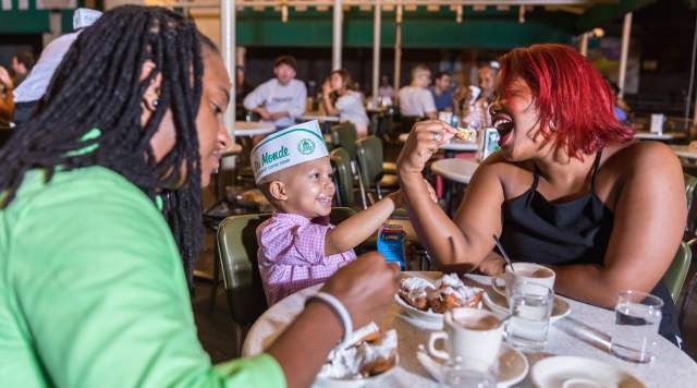 Beignets at Cafe du Monde