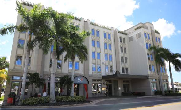 The Wyvern Hotel in Punta Gorda/Englewood Beach, where Outsiders are Welcome