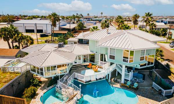 places-to-stay-vacation-rental-pool-house