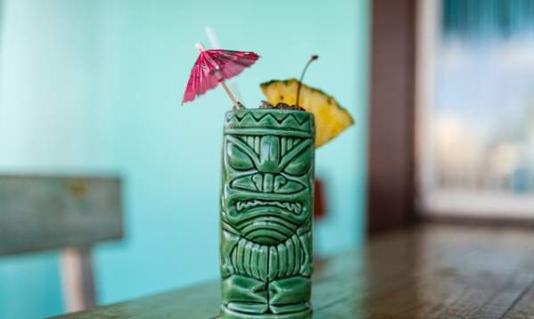 LeLo’s Island Bar