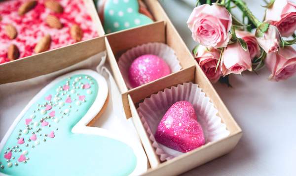 Valentine’s Day Gift Guide: Sweet Treats, Flowers & Jewelry in Addison