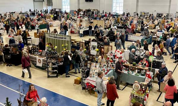 Holiday Clover Market
