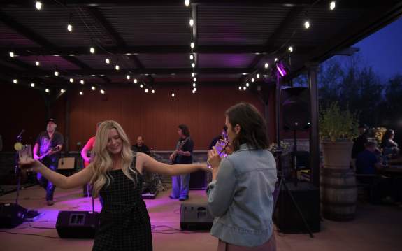 Dance the night away with these five live music spots near Louisville this summer