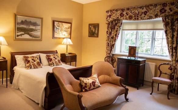 Cosy bedroom in Belle Isle Castle Estate - Hamilton Wing