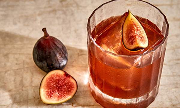 The Best Cozy Cocktail Recipes for Fall & Winter
