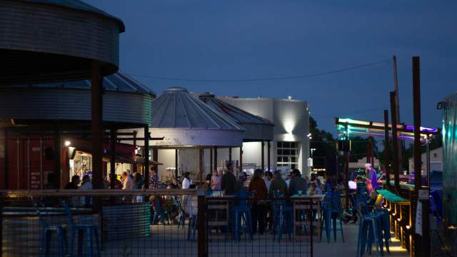 Obscurity Brewing Elburn Outside Patio