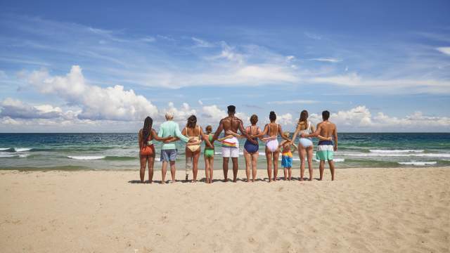 VL Beach Everyone Group Photo
