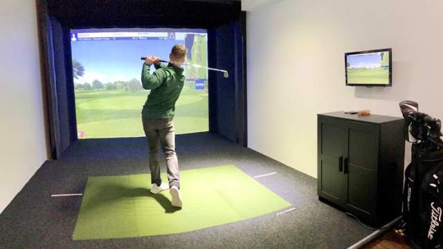 Huntingdon Country Club Golf Simulator