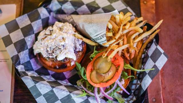 Avenue Pub - St. Charles Avenue - Burger and Fries