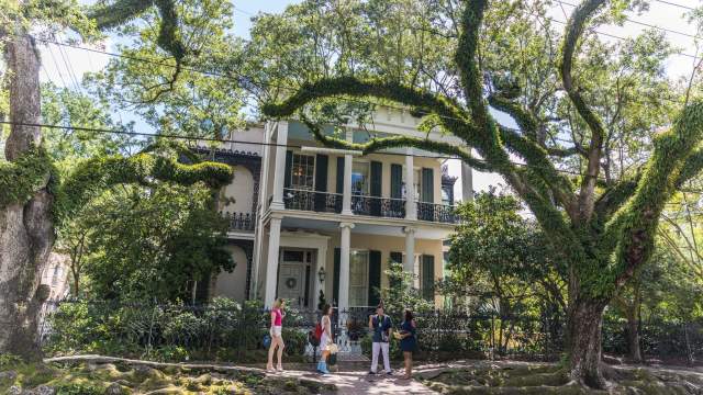 Garden District Walking Tour