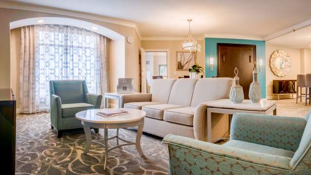 Executive Suite parlor at Rosen Shingle Creek