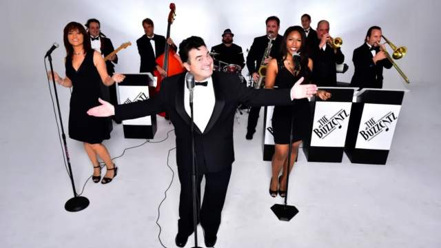 Ricky Sylvia and the Buzzcatz prepare to perform at the Orlando Shakes.