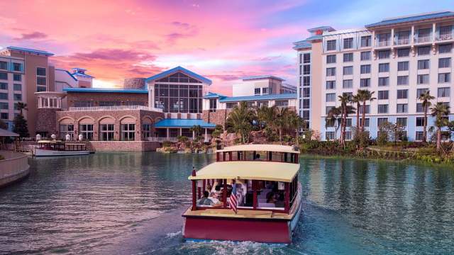 Loews Sapphire Falls Resort at Universal Orlando