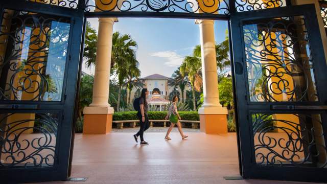 tm-ucf-rosen-199748-entrance