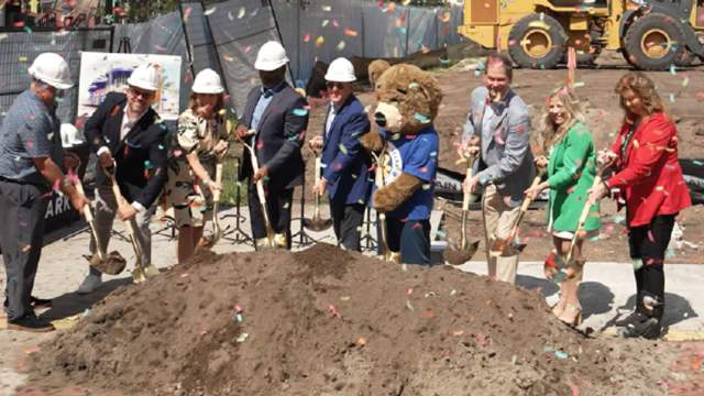 tm-build-a-bear-icon-park-2025