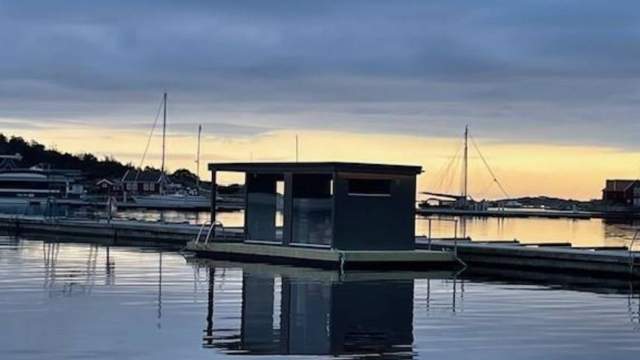 En badstue beliggende båthavn