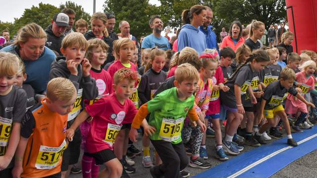 Swansea Bay 10K - Under 8 start line 2025