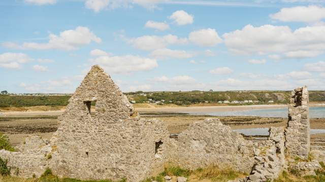 Building remains in Port Eynon