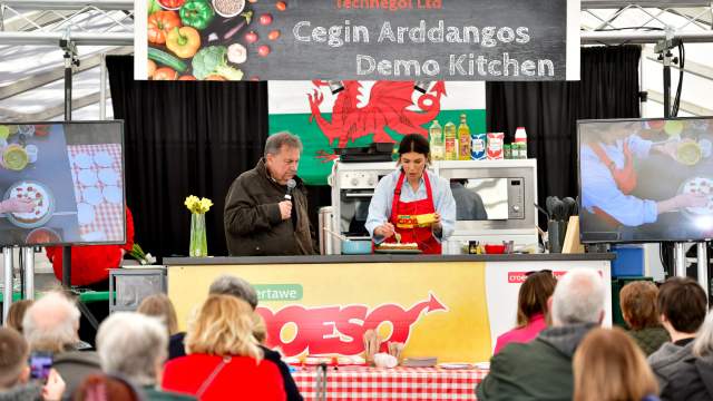 Food demo tent