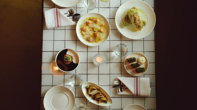 Table at Junah