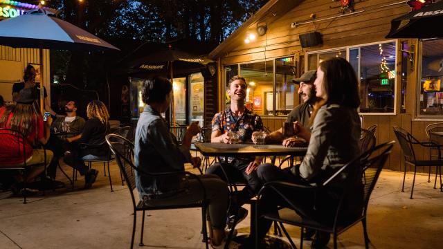 Outdoor Patio at the Sun Trapp