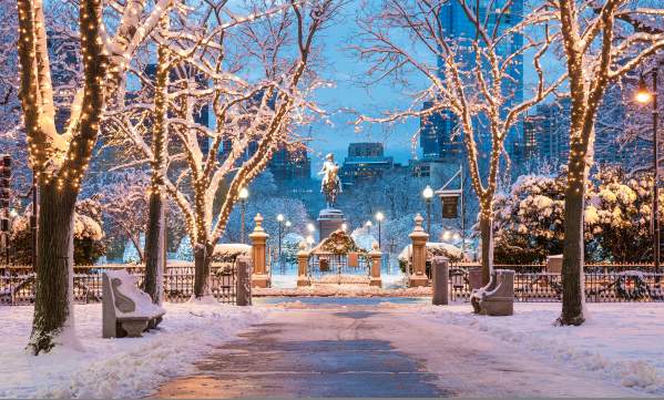 Snowy walk on Commonwealth Avenue heading to the Public Garden