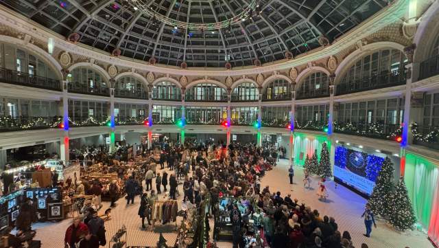 Dayton Arcade: Holly Days