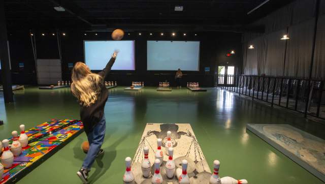 Person playing Throw Bowling