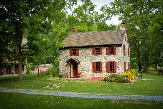 Nicholas Stoltzfus House by day