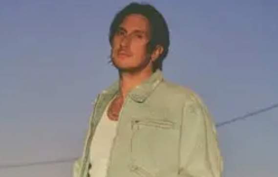 Russell Dickerson