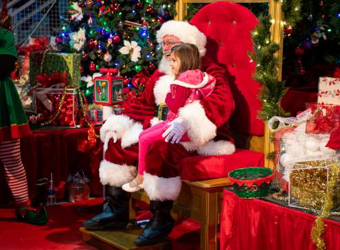 Santa Is Coming to Oshkosh!