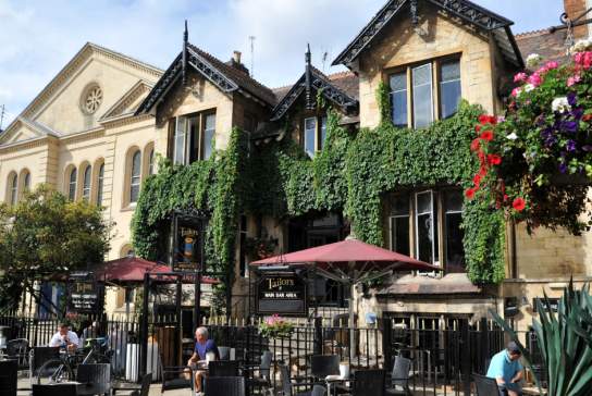 Tailors pub Cheltenham exterior
