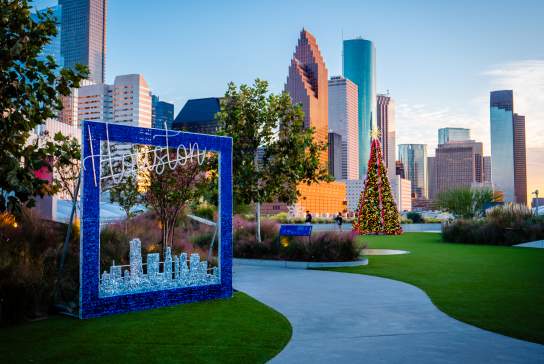 Hoteles en Houston que agregan magia y ahorros a tu temporada decembrina