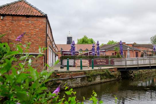 Cycle Lincolnshire - Sleaford - The Barge and Bottle - Summer