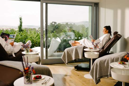 DNI Gallery - Killeavy Castle Relaxtion Room with Guests Cloudspace