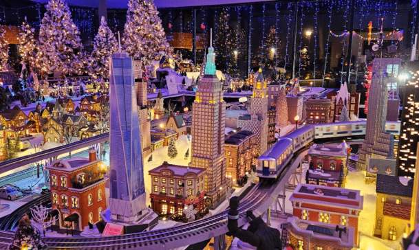 4th Annual Neighborhood Christmas Train + Brick Whistlestop