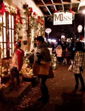 St. Charles Christmas Traditions | Holiday Events & Activities