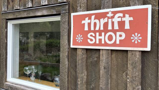 Guide to Thrift & Vintage Shopping on the Sunshine Coast